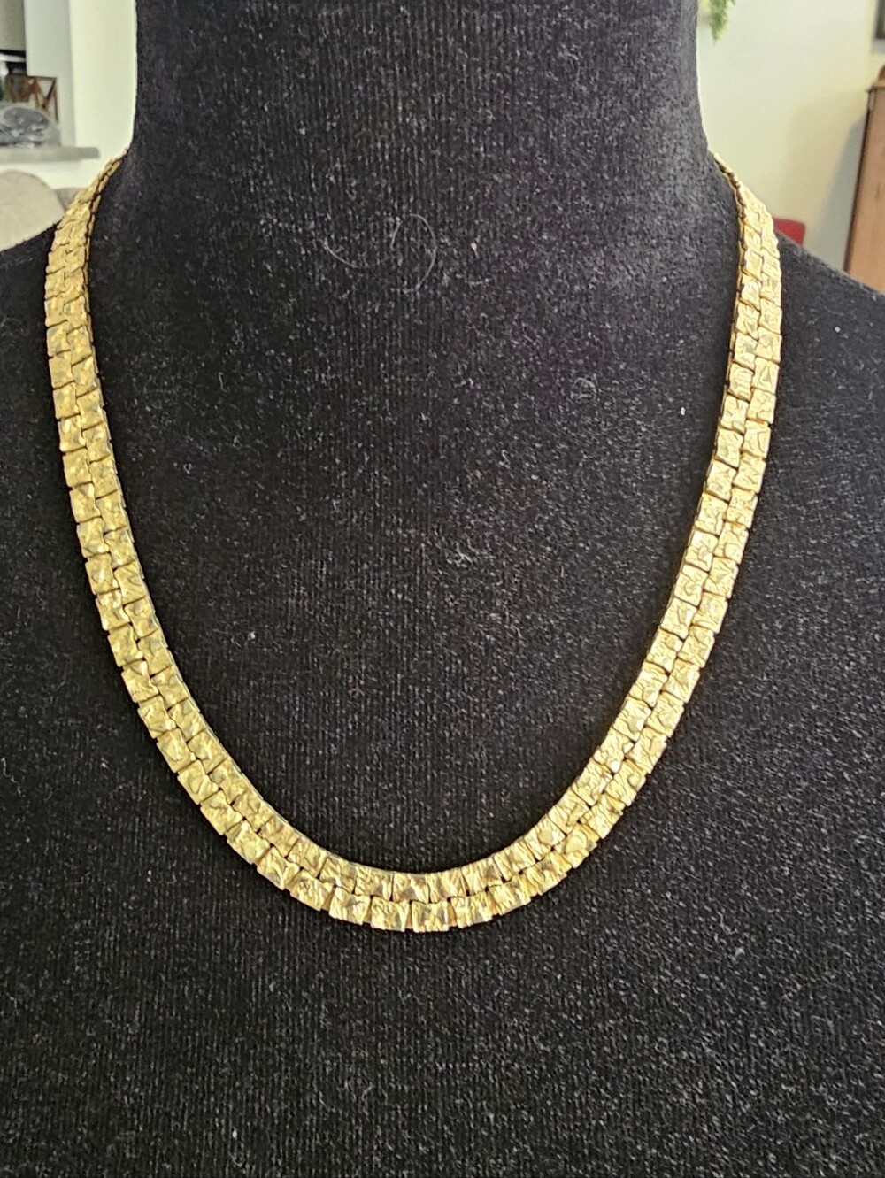 Flat Gold-Tone Nugget Women's Chain Necklace.   #2. V